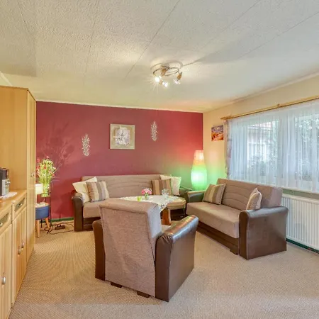 Holiday home Doppelhaushaelfte Altglobsow