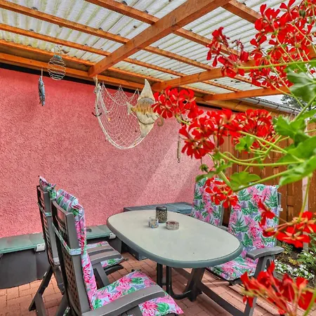 Doppelhaushaelfte Holiday home *