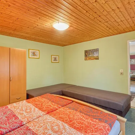 Doppelhaushaelfte Holiday home Altglobsow