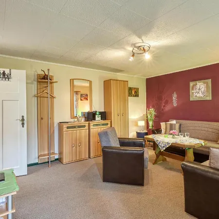 Holiday home Doppelhaushaelfte Altglobsow