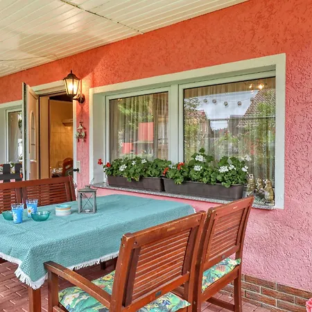 Doppelhaushaelfte Holiday home