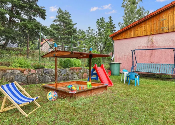 Doppelhaushaelfte بيت للعطل Altglobsow